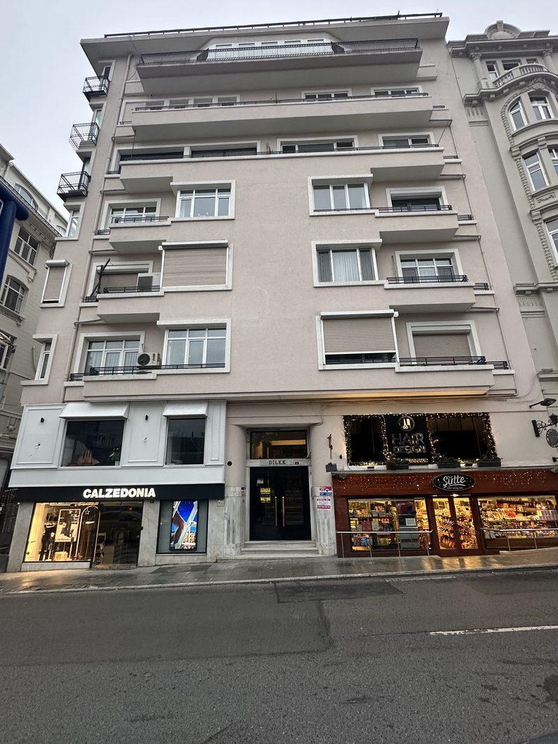 Established medical practice building in Şişli, Istanbul